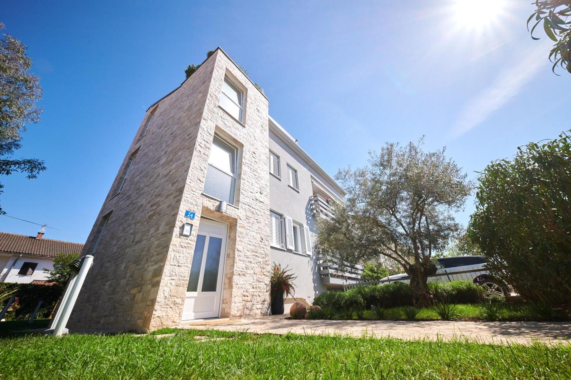 Mina'S Shine Apartment Umag Exterior photo
